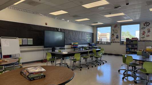 Lincoln Elementary School Classroom Standard in Lynwood