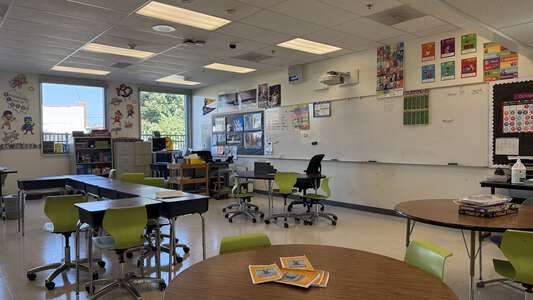 Lincoln Elementary School Classroom Standard in Lynwood