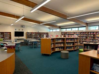 John Knight Middle School Library in Dixon 2