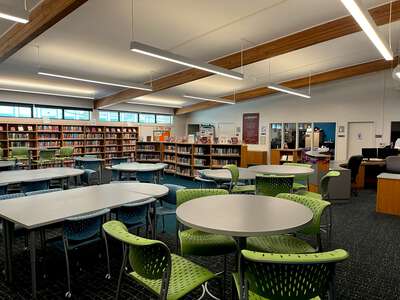 John Knight Middle School Library in Dixon 4