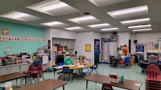Stirling Elementary School Classroom Standard in Hollywood