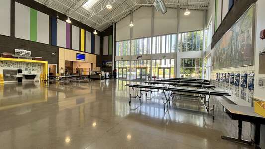 River Road Elementary School Cafeteria in Eugene