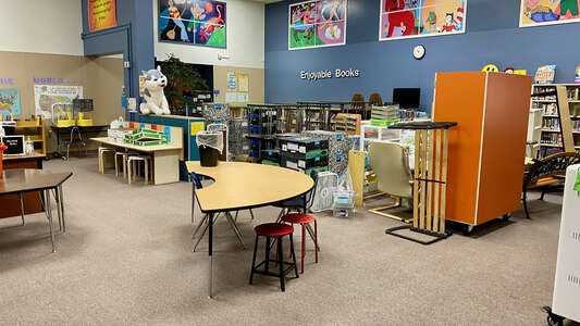 Sunnyside Elementary School Media Center in Clackamas