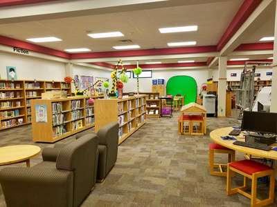 Lakeview Elementary (Norman Public Schools) Library in Norman