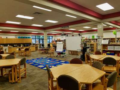 Lakeview Elementary (Norman Public Schools) Library in Norman