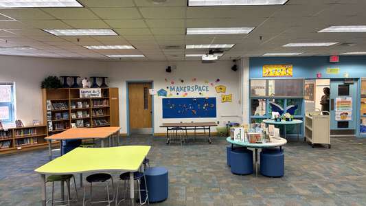 Landstown Elementary School Library in Virginia Beach 5