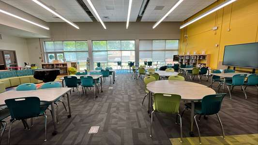 West Manor Elementary School Media Center in Atlanta 2