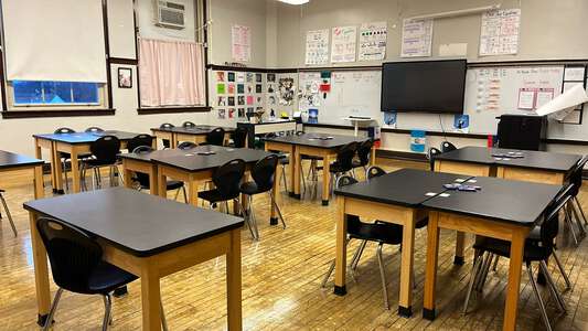 Stowe - Harriet Beecher Stowe Elementary School Classroom Standard in Chicago 2