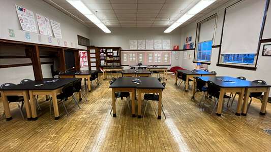 Stowe - Harriet Beecher Stowe Elementary School Classroom Standard in Chicago 3