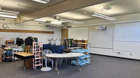 Buena Vista Spanish Immersion School Cafeteria in Eugene