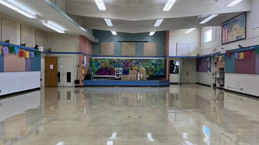 Buena Vista Spanish Immersion School Cafeteria in Eugene