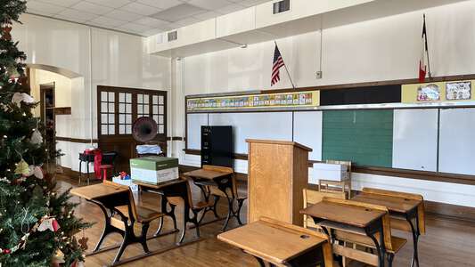 Daggett Elementary School Classroom Standard in Fort Worth 2