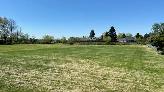 Lot Whitcomb Elementary School Field - Ball Diamond - East in Milwaukie