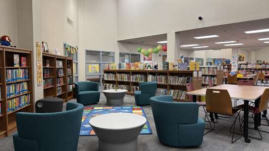 Cottonwood Creek Elementary School Library - CCE in Coppell
