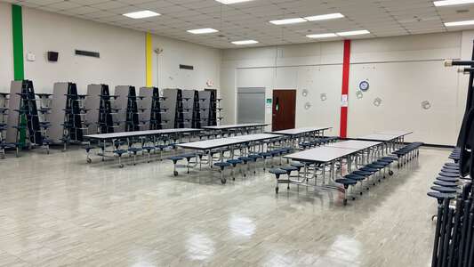 Twin Oaks Elementary School Cafeteria in Baton Rouge