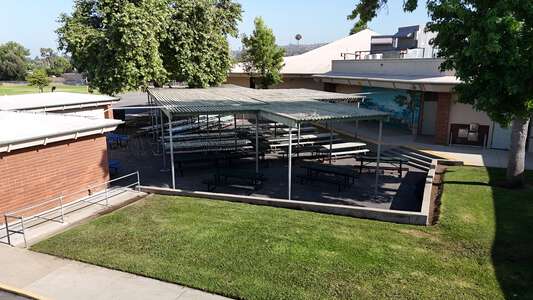 Linda Vista Elementary School Outdoor Lunch Area in Orange