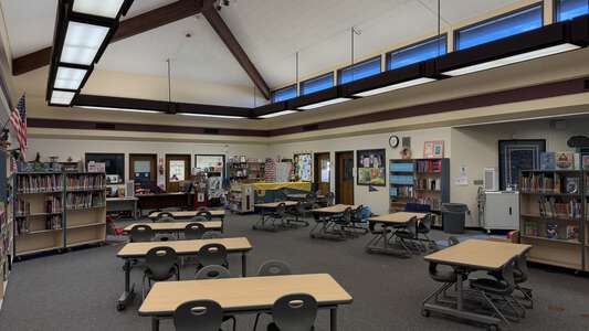 Parklane Elementary School Library in Stockton 2
