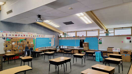 Mineral King Elementary School Classroom Standard in Visalia