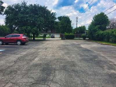 Windsor Village Elementary Parking Lot - Back in Houston 2