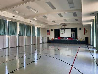 Dartmouth Middle School Cafeteria in San Jose
