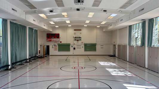 Dartmouth Middle School Cafeteria in San Jose