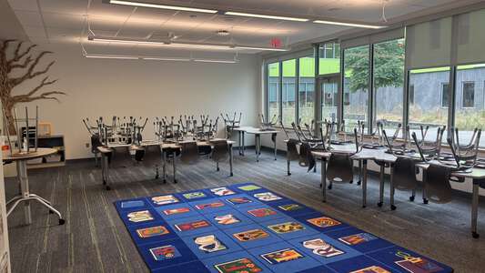 Vose Elementary School Library in Beaverton