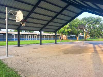 Alcott Elementary Outdoor Basketball Courts in Houston