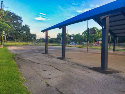 Alcott Elementary Outdoor Basketball Courts in Houston
