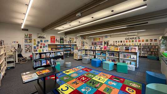 Palisades World Language School Library in Lake Oswego