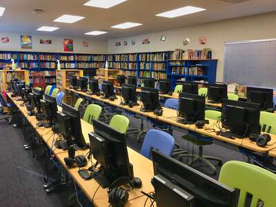 Pierpont Elementary School Room 11 - Library in Ventura