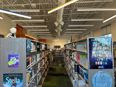 Overton Park Elementary School Library in Fort Worth