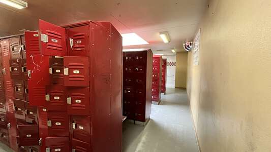 Diamond Valley Middle School Boys Locker Room in Hemet