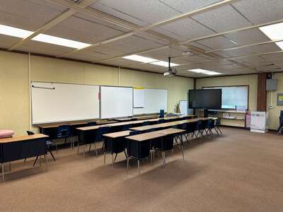 Vinland Elementary School Classroom Standard in Fresno