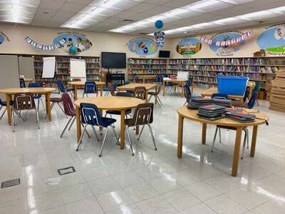 Miles Elementary School (3041) Library in Tampa