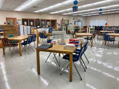 Miles Elementary School (3041) Library in Tampa
