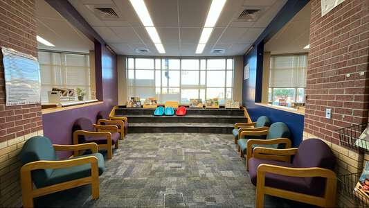 Washington Accelerated Learning Elementary School Library in Wichita 2