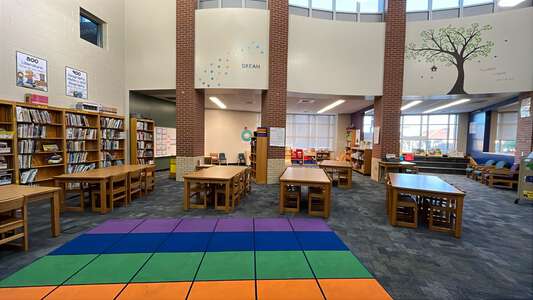 Washington Accelerated Learning Elementary School Library in Wichita 4