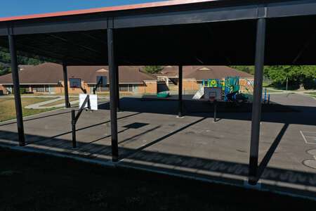 Mark Twain Elementary School Outdoor Basketball Courts in Federal Way