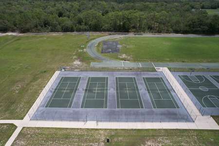 Crews Lake Middle School Tennis Courts in Spring Hill
