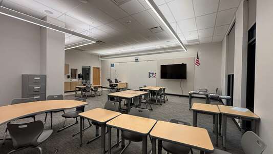 River Grove Elementary School Classroom Standard in Lake Oswego 4