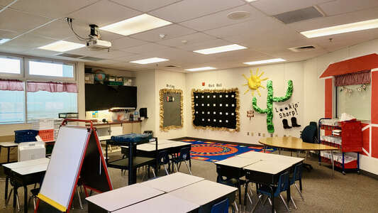 Cottonwood Creek Elementary School Classroom Standard in Visalia