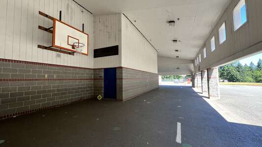 Laura Ingalls Wilder Elementary School Outdoor Basketball Courts in Woodinville