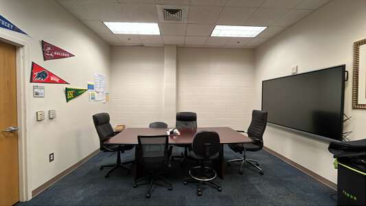 Benjamin E. Mays High School Room 2000 - Conference in Atlanta 4