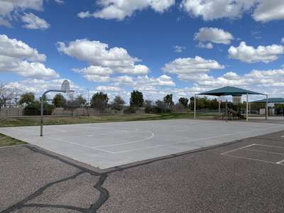 Quartz Hill Elementary School Outdoor Basketball Courts in Gilbert