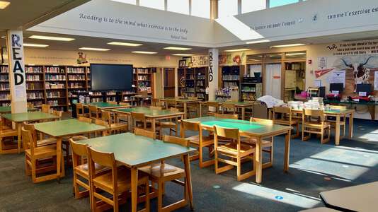 Leonard Middle School Library in Fort Worth 2