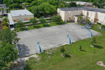 Ponce De Leon Middle School Outdoor Basketball Courts in Coral Gables