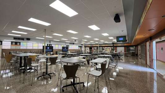 Stovall Middle School Cafeteria (D121) in Houston