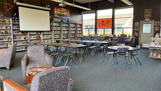 Thurston Middle School Library in Springfield
