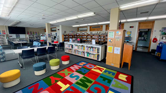 Lawrence Elementary School Library in Mesquite