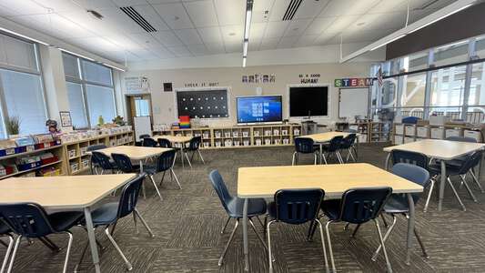 Helen Keller Elementary School Library in Kirkland